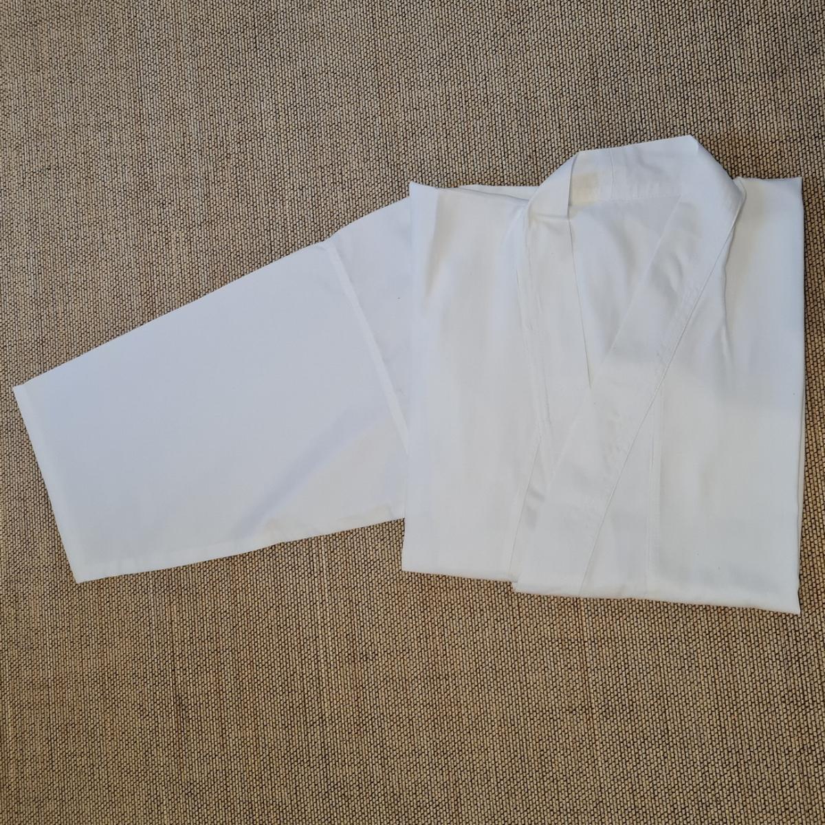 Gi made of cotton - fabric color white - size 160 cm ➤ www.bokken-shop.de. Gi suitable for Iaido, Aikdo, Kendo, Jodo. Your Budo dealer!